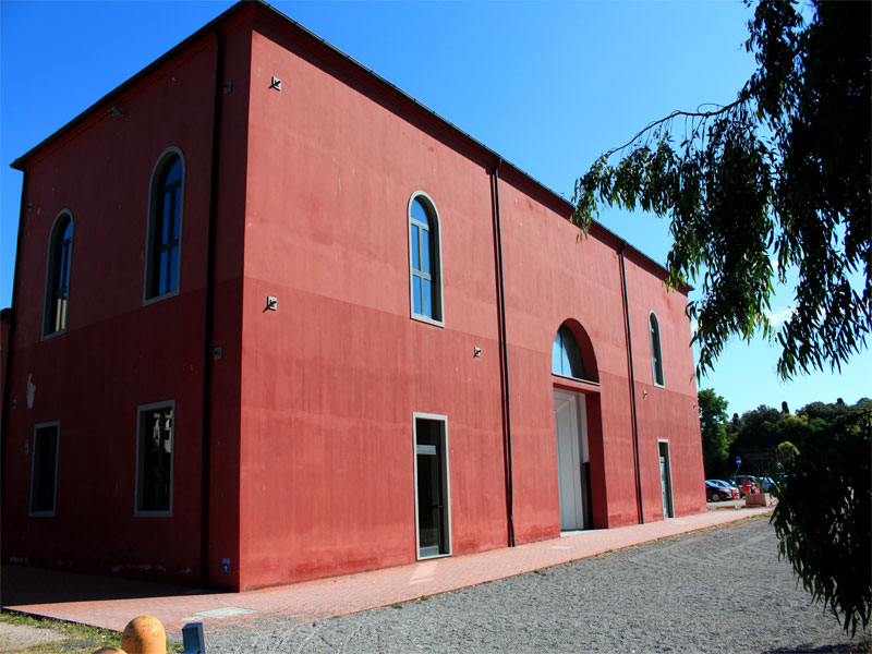 L'ex Ilva il vecchio complesso siderurgico di Follonica, è considerato una delle più importanti testimonianze di archeologia industriale in Toscana