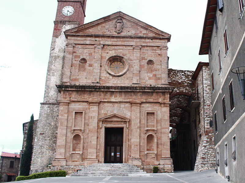 San Biagio a Caldana potrebbe essere l'unica chiesa in Maremma toscana ad avere la facciata progettata da Michelangelo Buonarroti